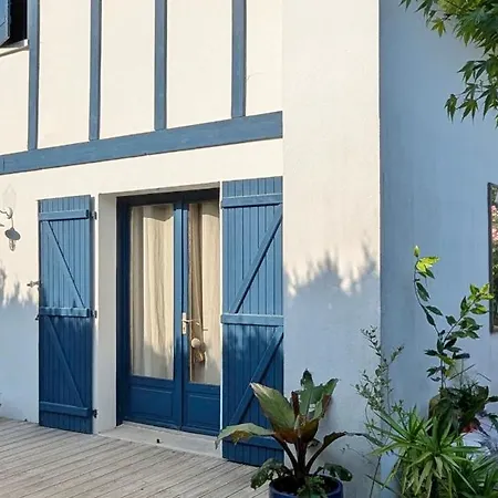 Panzió Avec Piscine Maison Etxecosy 3*