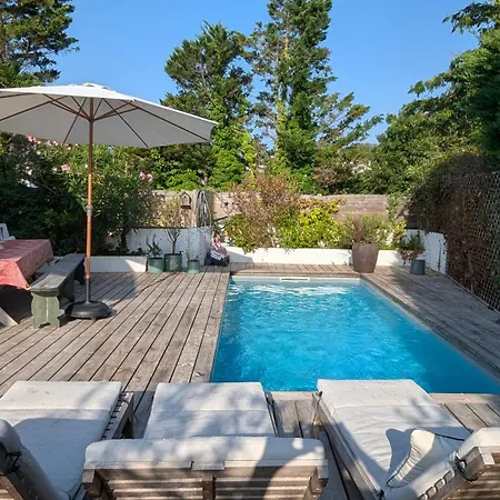 Panzió Avec Piscine Maison Etxecosy 3*